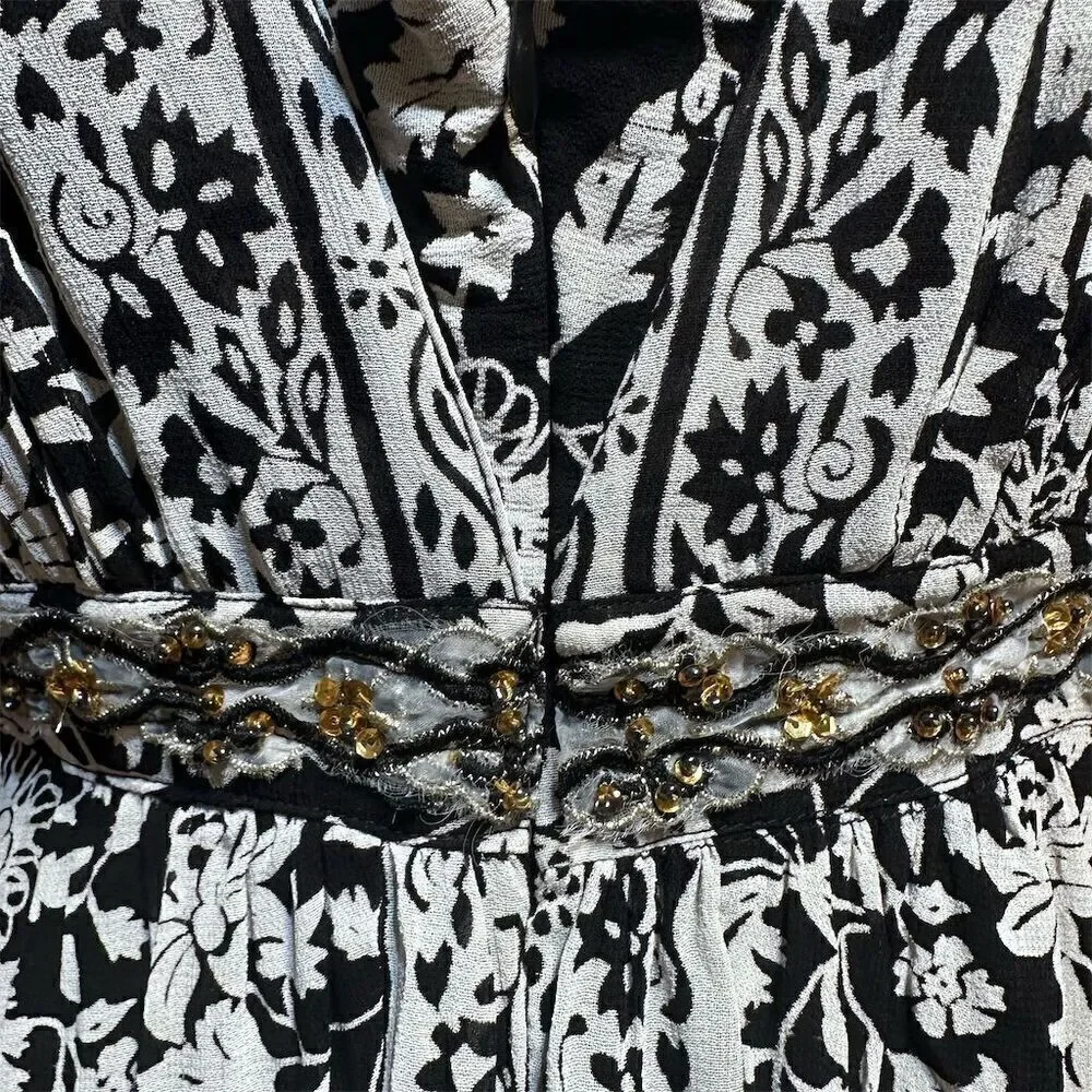 Dressbarn Black White Floral Sleeveless V Neck Back Sequin Waist Maxi Dress